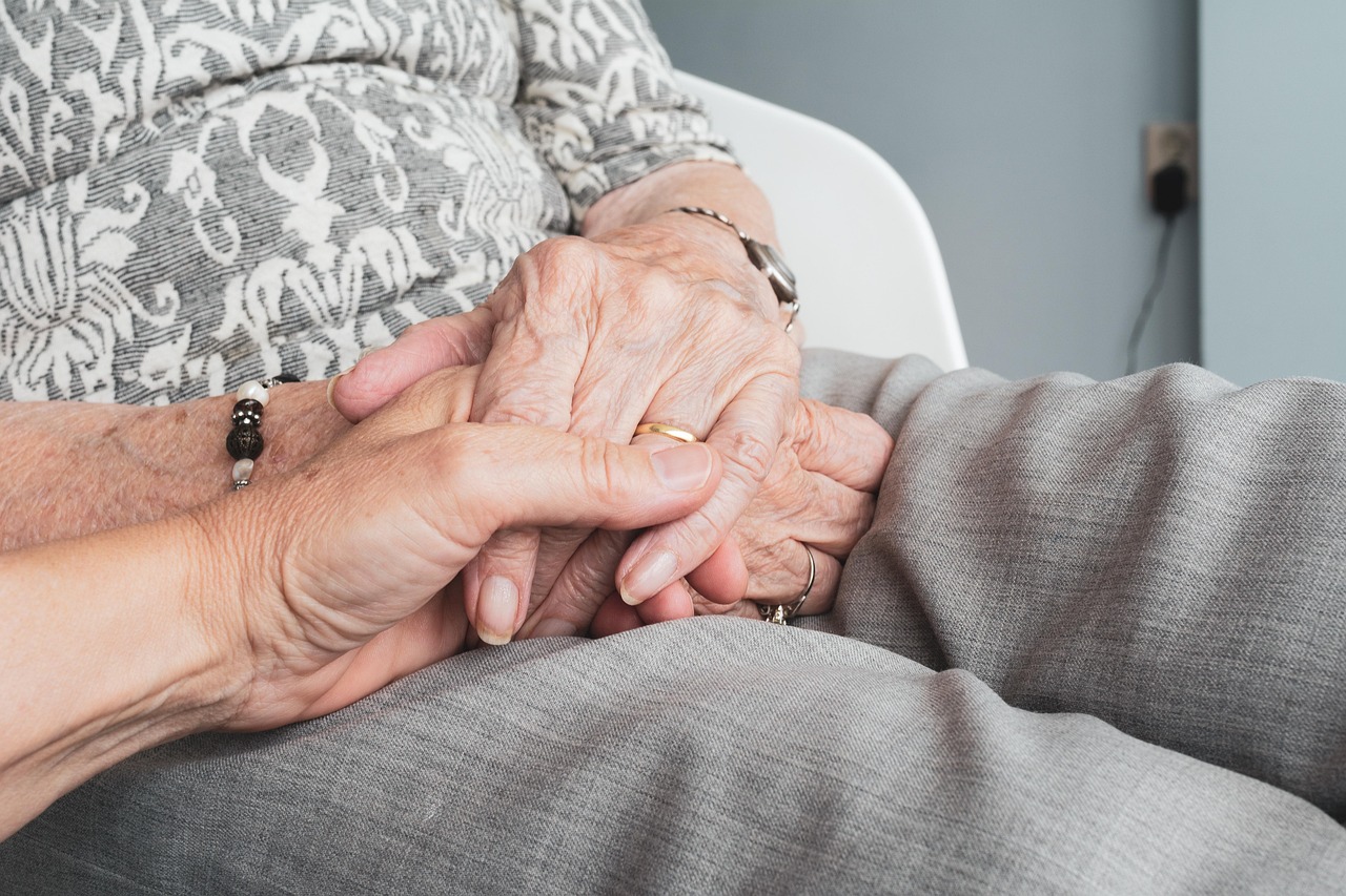 hands, old, old age, senior citizens, vulnerable, concern, old person, elderly, happy mothers day, retirement, self-reliance, loneliness, woman, grandmother, seniors, lived, help out, support, together, friendship, mom, mum